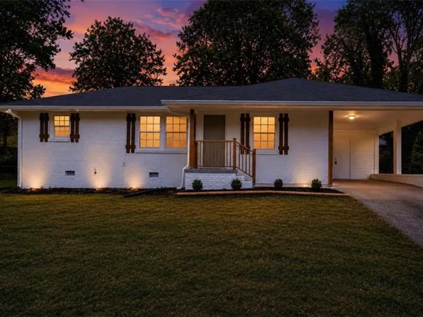 926 Green Valley Rd SW, Mableton, GA 30126