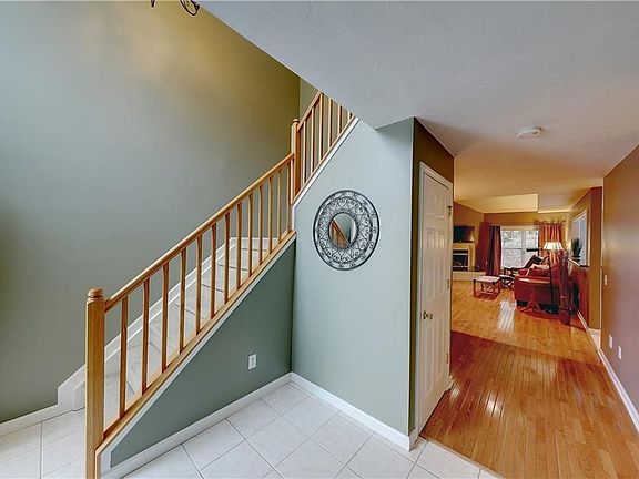 3rd image of 6 Silver Pines Blvd
