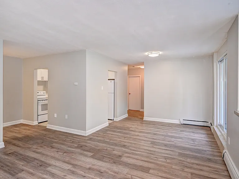 202 Hespeler Rd — Photo 16