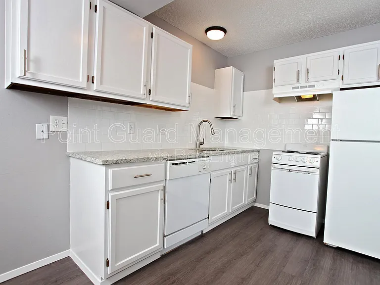 1717 N Vassar Ave — Photo 23