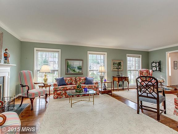 5th image of 4107 N River St