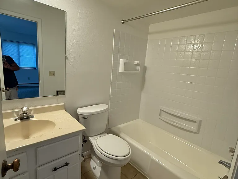 Mensah Apartments Toledo — Photo 6