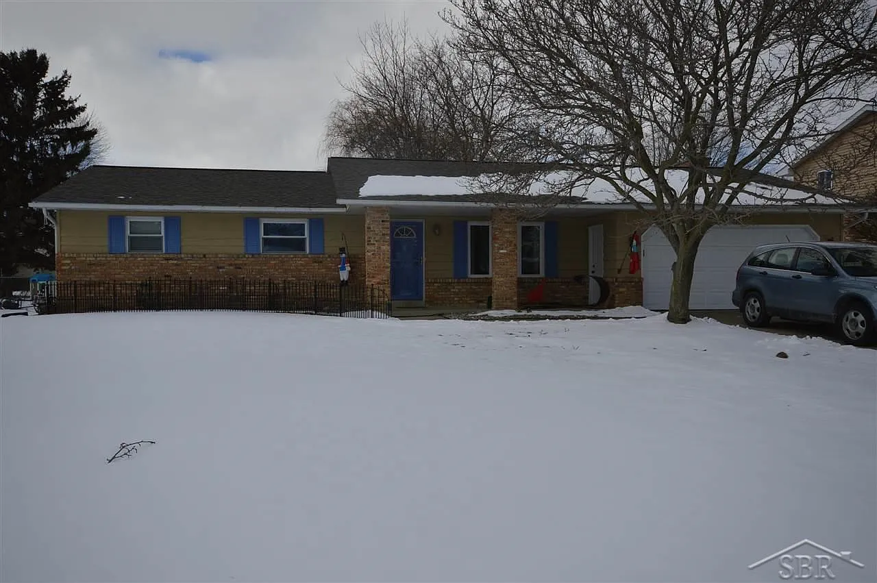 631 Cranbrook Dr photo 1