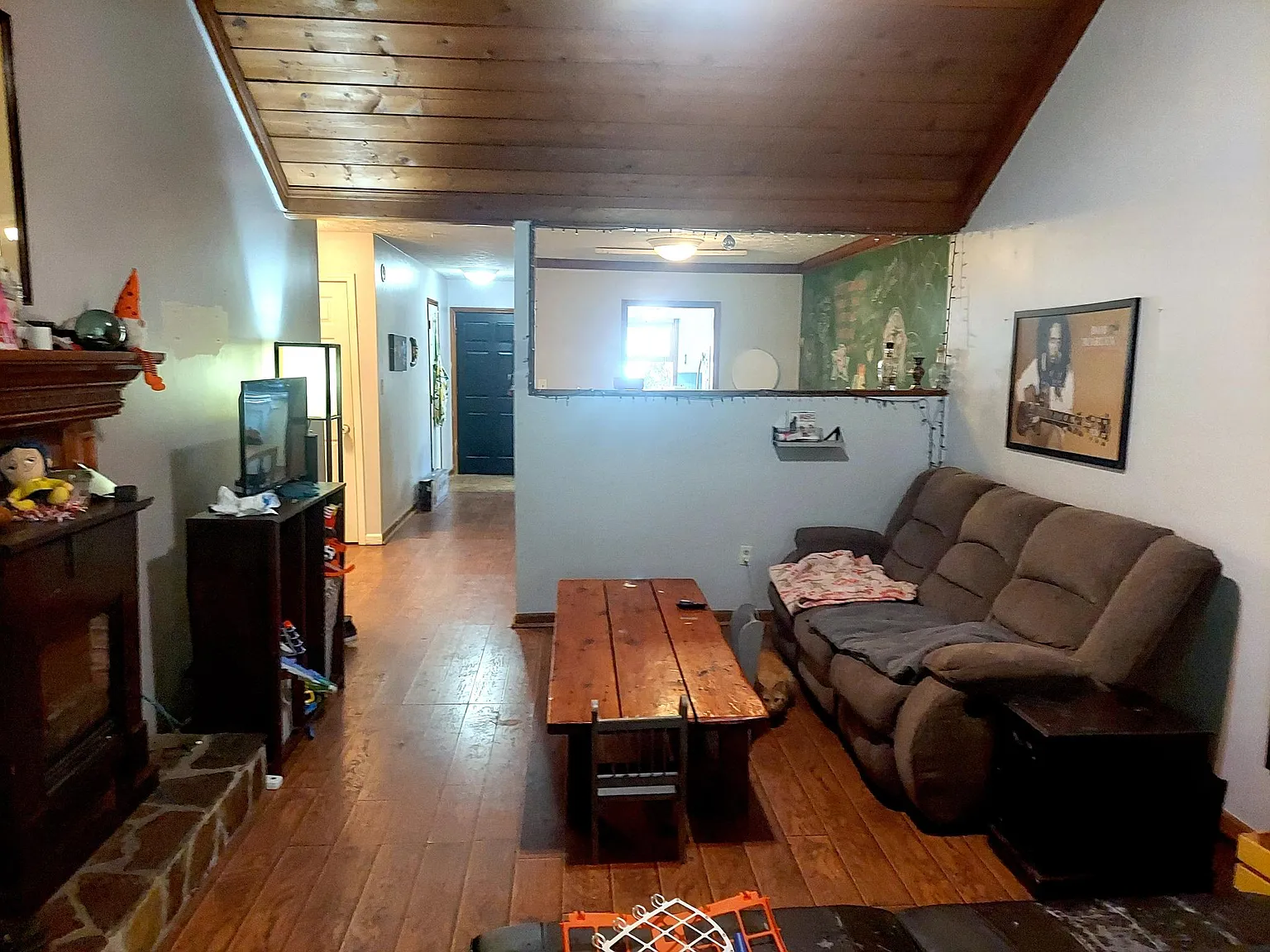 1 bed, 2420 sqft, $500 — Photo 2