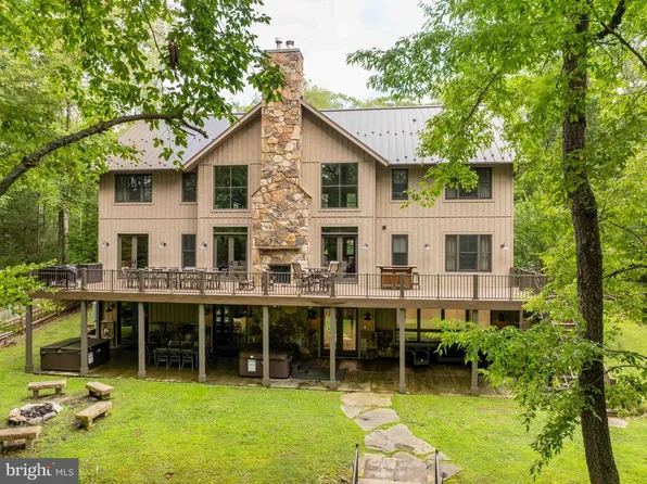 1131 Lake Shore Dr, Oakland, MD 21550