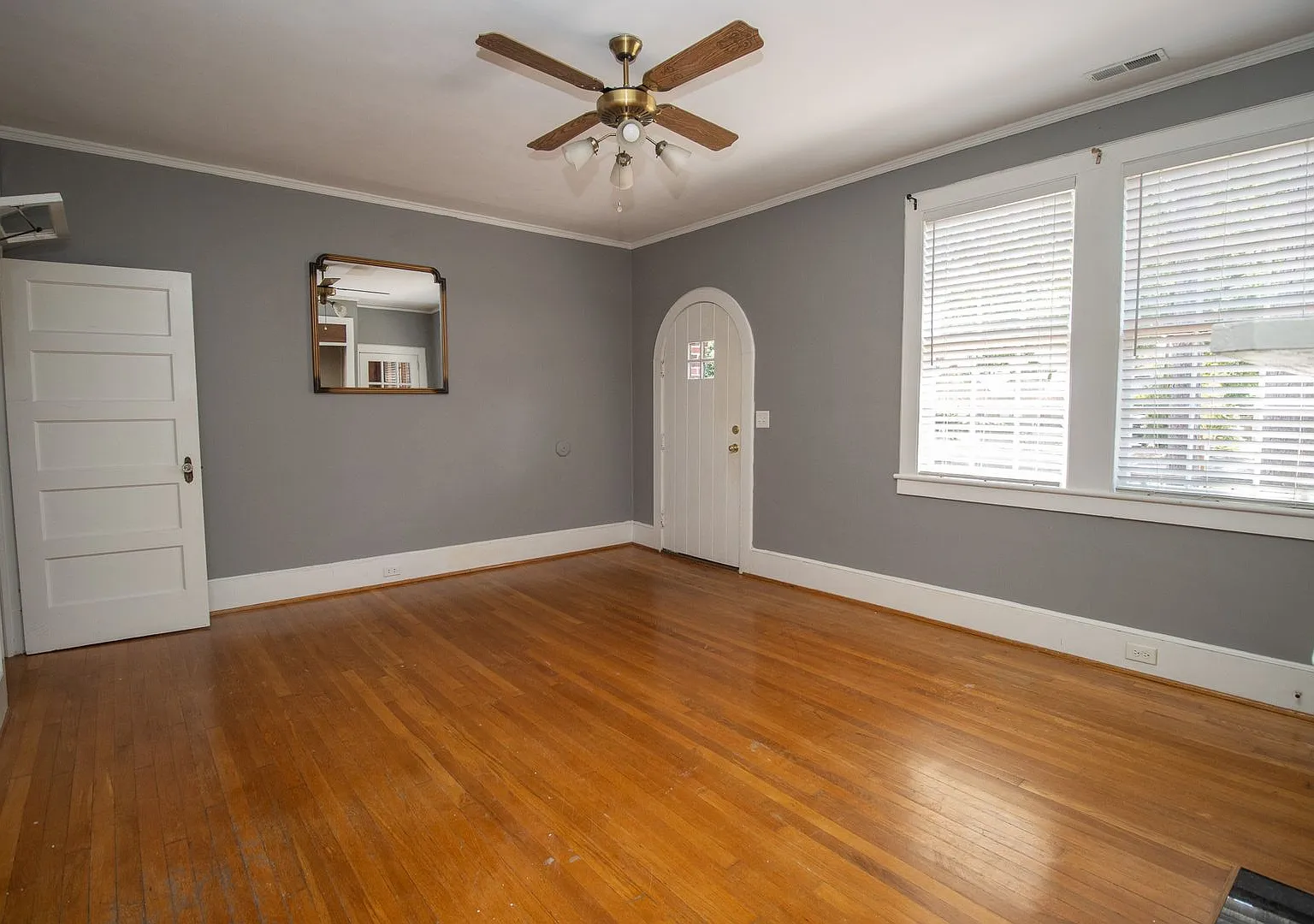 Charming 3 Bedroom Home in Desirable Heathwood! — Photo 3