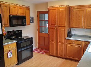 158 Central Dr, Amherst, OH 44001