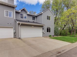 547 Woodduck Dr UNIT L, Woodbury, MN 55125