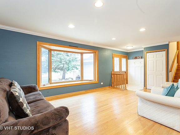 4th image of 23W316 Wedgewood Ct
