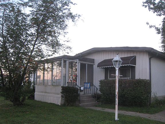 3rd image of 2713 Echo Ln