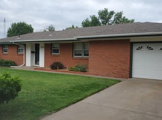 1216 N Cain Ave, Liberal, KS 67901