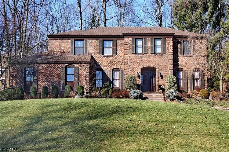 1st image of 22 Mayhew Dr