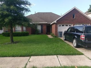 8715 Huntersfield Ln, La Porte, TX 77571