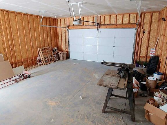 4th image of 2800 Tibbets Blvd