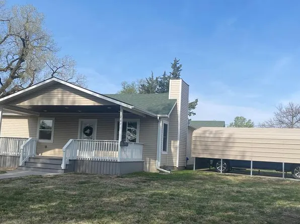 267 S Court St, Hoisington, KS 67544