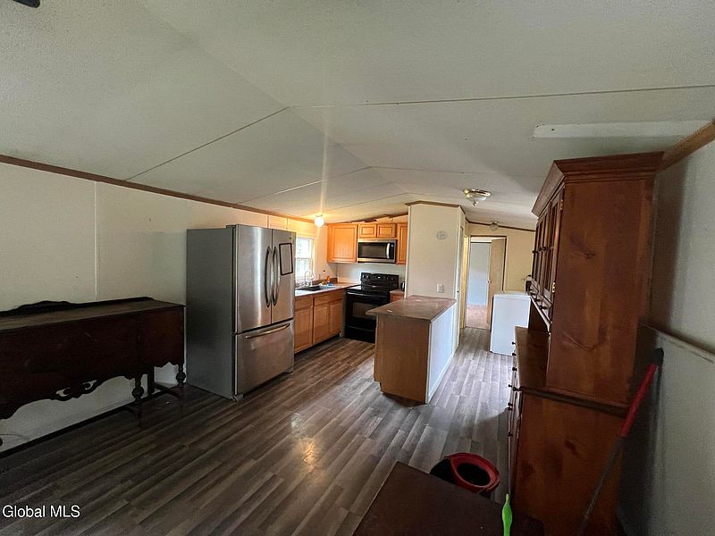 2nd image of 10 Perry Lane