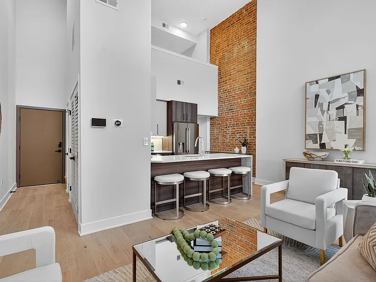 2440 Ontario Rd NW #6 — Photo 3