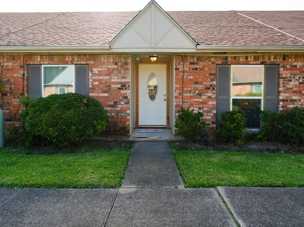 27 W Townhouse Ln, Grand Prairie, TX 75052