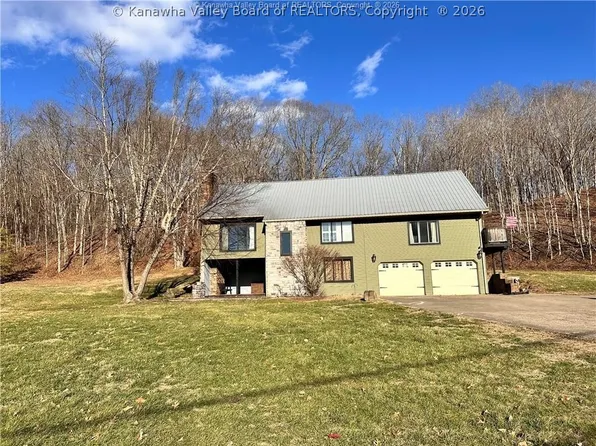 3257 Sandhill Rd, Point Pleasant, WV 25550