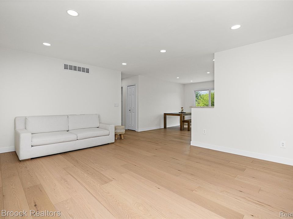 2000 Matthew St, photo 7