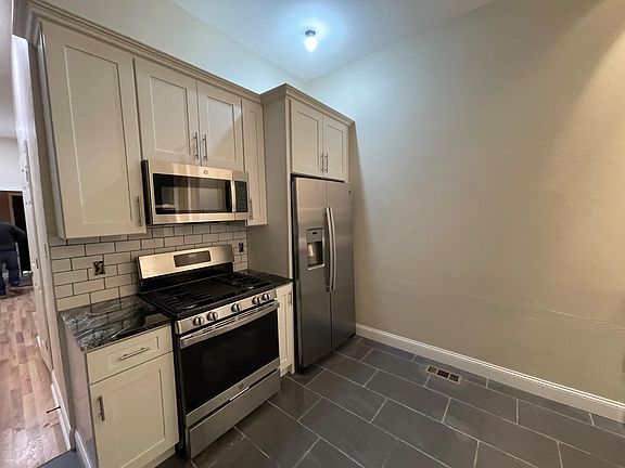 5th image of 520 S Winebiddle St Floor 1