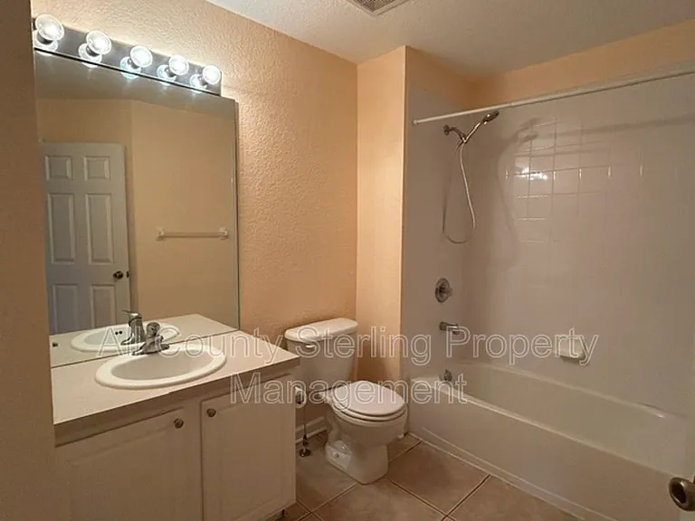 5052 Hawkstone Dr — Photo 18