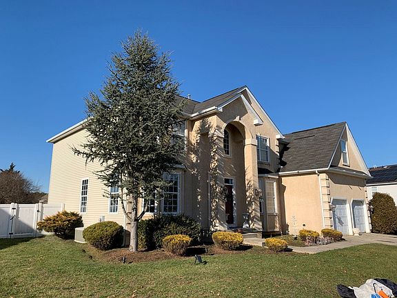 3rd image of 1900 Steeplechase Dr