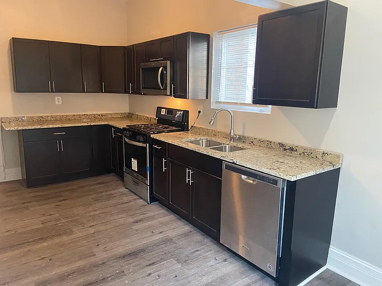 3019 N Gresham Ave #2 — Photo 1