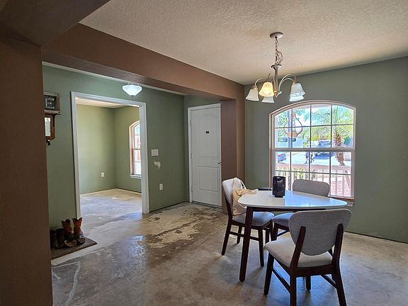 3rd image of 1473 SW Jacksonville Avenue