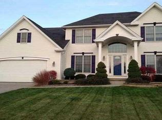 2 Apple Blossom Blvd, Lancaster, NY 14086