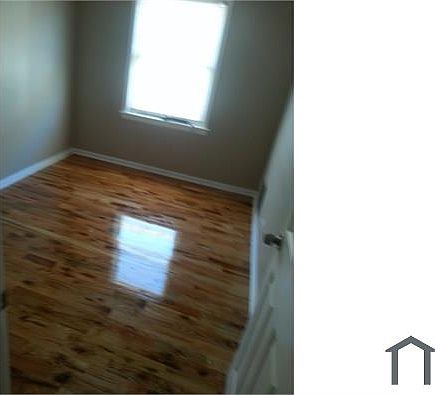 3rd image of 5038 W Congress Pkwy