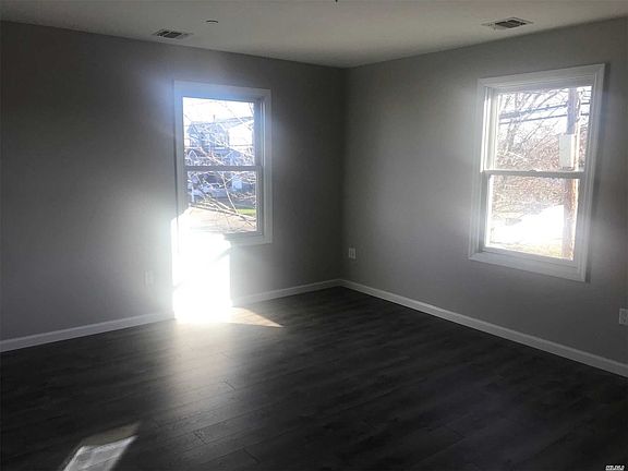 4th image of 2656 Peconic Ave
