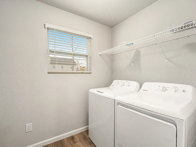 1610 Autumn Ridge Ln — Photo 9