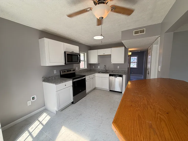 2449 Lehigh Pl — Photo 5