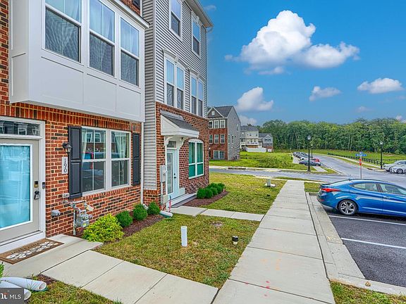 2nd image of 190 Woodgate Cir
