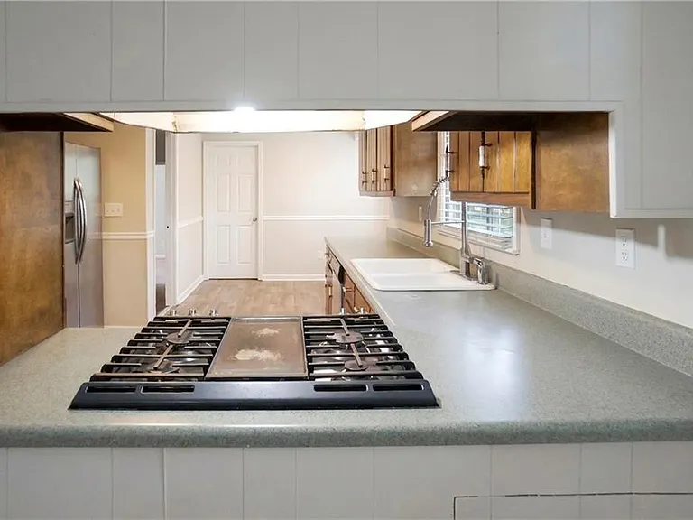 1802 Driftwood Pl — Photo 8