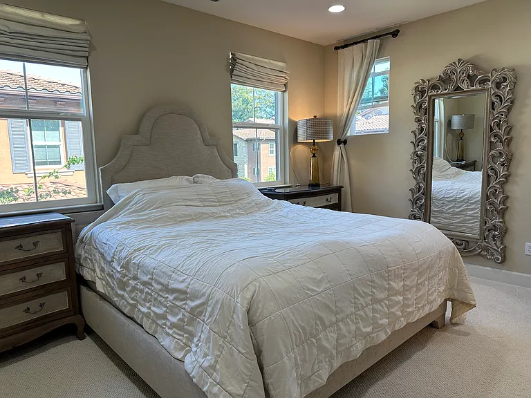 496 Rialto Pl — Photo 5