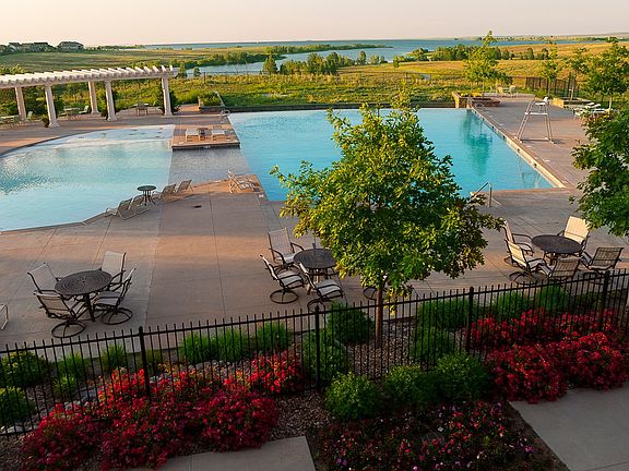The Lakehouse Saltwater Pool