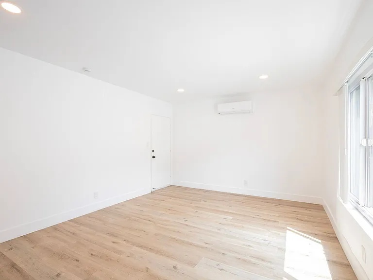 904 N Sierra Bonita Ave — Photo 13