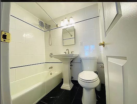 5th image of 432 E 11th St #4F