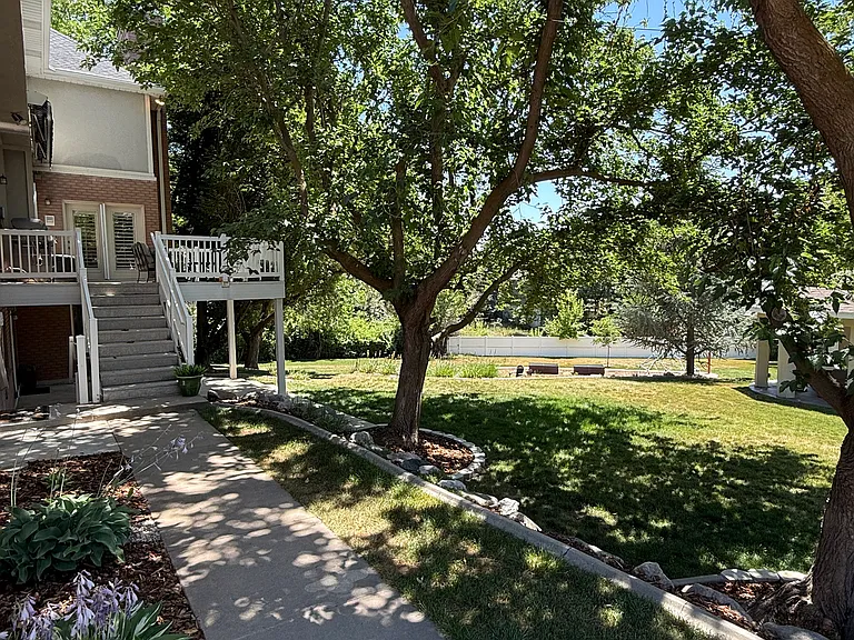 702 E 200 N — Photo 11
