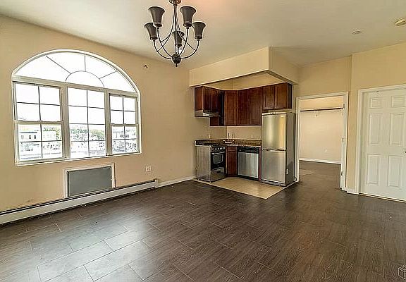 4th image of 13017 Hillside Ave #4A