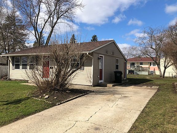 3rd image of 1802 Endicott Cir