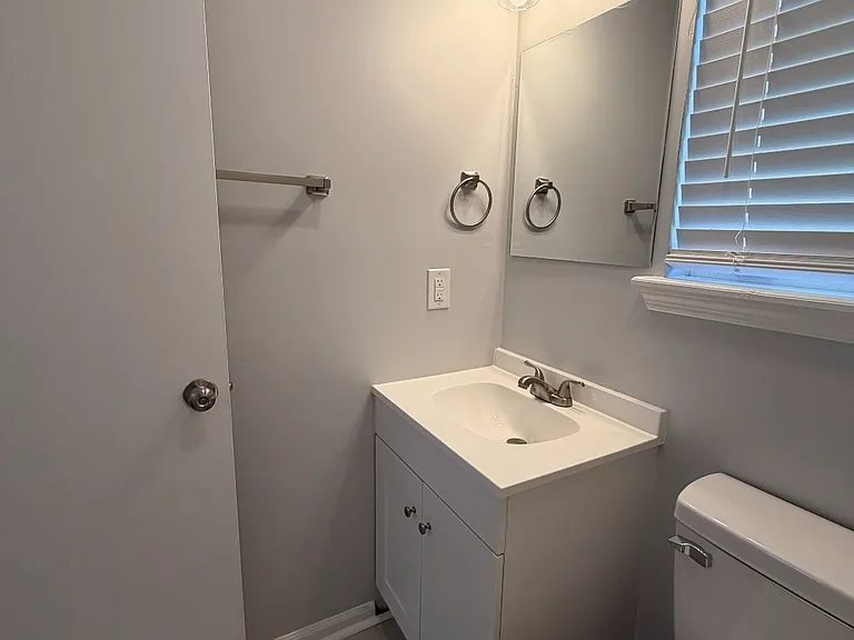 1006 Ridgeland Dr — Photo 8