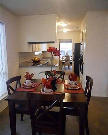 5th image of 2203 Silver Sage Dr