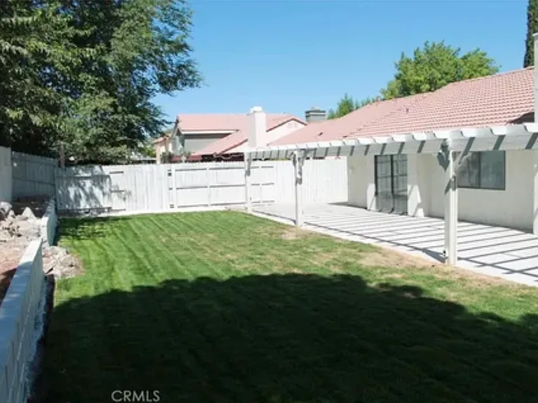 Cantlewood Dr — Photo 9