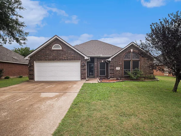 339 Schumacher Dr, Burleson, TX 76028
