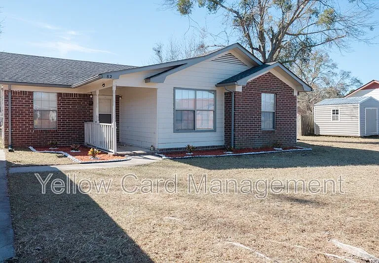 82 Crosby Dr — Photo 2