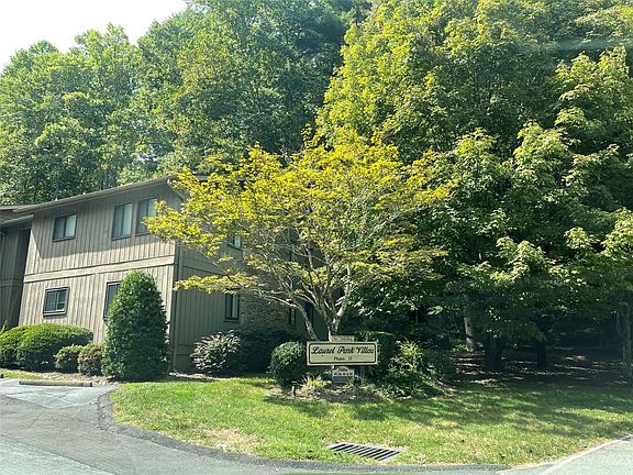 2nd image of 51 Lake Dr APT N1