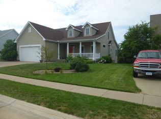 1104 Meadowview Ln, Davenport, IA 52806